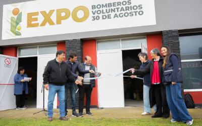 EL INTENDENTE FRANCISCO RECOULAT PARTICIPÓ DEL ACTO INAUGURAL DE LA SEGUNDA EXPO INDUSTRIA Y COMERCIO DE 30 DE AGOSTO ORGANIZADA POR LOS BOMBEROS VOLUNTARIOS DE LA LOCALIDAD