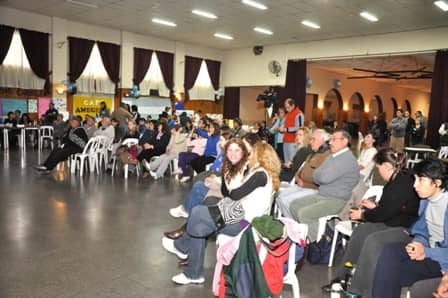 Vecinos de los barrios participaron del Cabildo Abierto