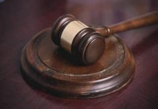 Búsqueda de empleados administrativos para el Departamento Judicial