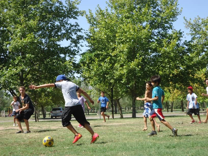 Se realizan actividades deportivas en los barrios La Lonja y Parque