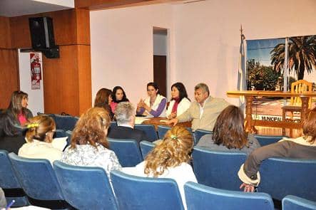 El Dr. Roig se reunió este viernes con representantes de Educación y Menores