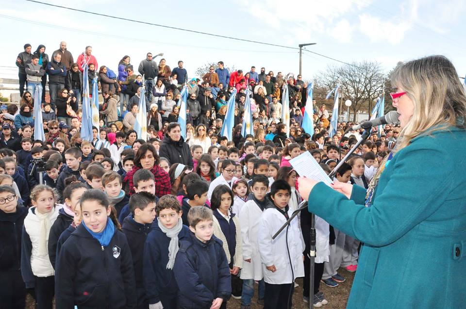 Se realizó el acto por el Día de la Bandera
