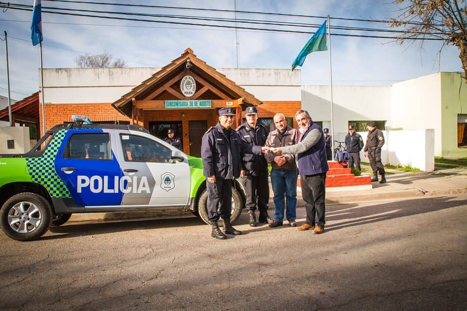 El Intendente Fernández entregó un móvil a la Subcomisaría de 30 de Agosto