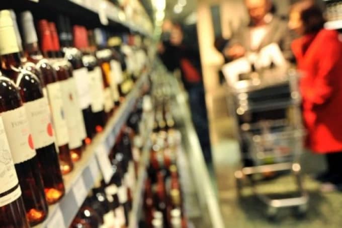 EMPEZO A REGIR EL HORARIO LIMITE DE LAS 23 PARA LA VENTA DE BEBIDAS ALCOHOLICAS EN LA PROVINCIA DE BUENOS AIRES