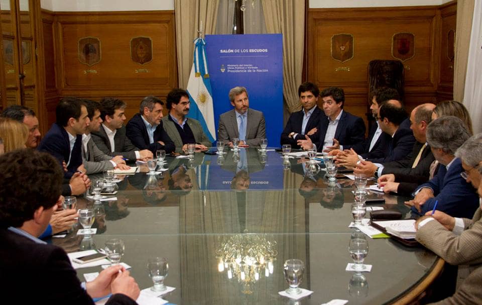 Inundaciones: Fernández, en una reunión con el Ministro Frigerio