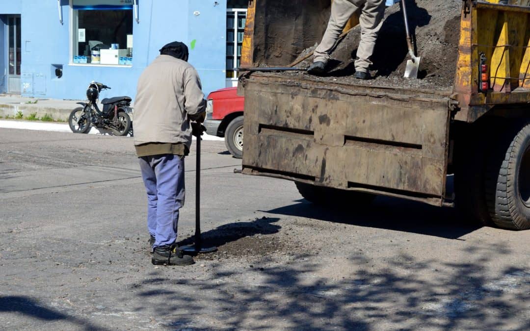 El Ente Descentralizado realiza trabajos de bacheo en 30 de Agosto