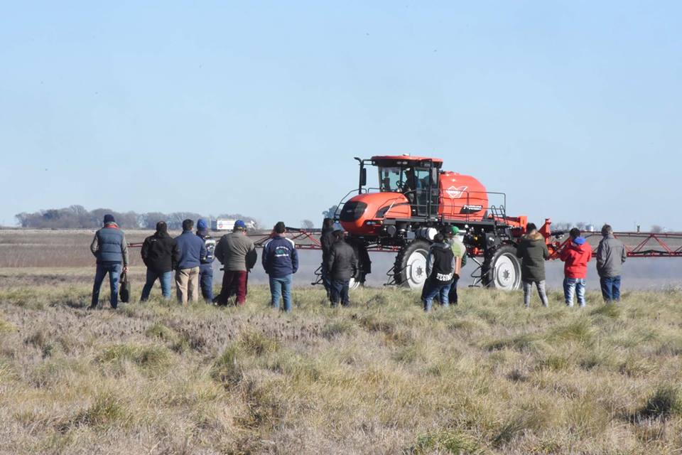 CASI 80 APLICADORES TERRESTRES REALIZARON LA CAPACITACIÓN PRÁCTICA