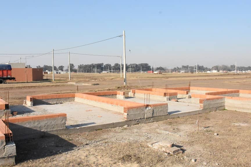 PLAN NACIONAL DE VIVIENDAS: EL MUNICIPIO CONVOCA A DOS LICITACIONES POR LA COMPRA DE LADRILLOS PARA LAS 56 CASAS QUE LEVANTA EN LA AU