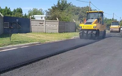 PAVIMENTACIÓN: EL MUNICIPIO AVANZA CON LA OBRA EN CALLE RACEDO Y CONTINUARÁ POR CALLE TAVOLONI, EN EL LOTEO DE FBC ARGENTIN