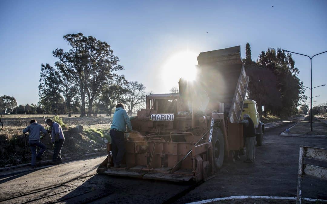 Avanzan los trabajos de pavimentación en la calle Lagos