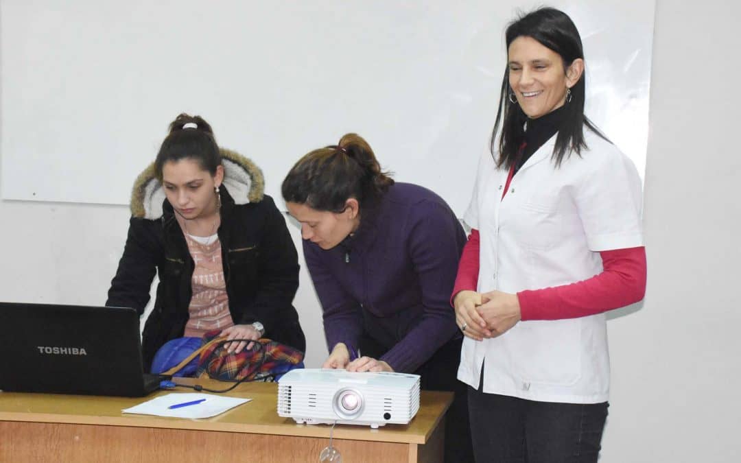 DICTAN OTRO CURSO DE CAPACITACION SOBRE MANEJO DE ALIMENTOS