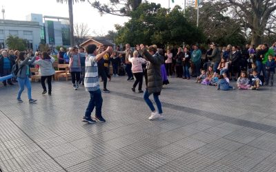 MÚSICA, DANZAS, UN CHOCOLATE CALIENTE Y MENSAJES QUE ALENTARON A SEGUIR TRABAJANDO POR UN PAÍS MÁS JUSTO Y SOLIDARIO, EN EL DÍA DE LA INDEPENDENCIA