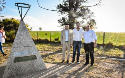 PUNTO TRIPARTITO EN GARRÉ: LUEGO DE MÁS DE 30 AÑOS, LOS TRES INTENDENTES SE REUNIERON Y DESCUBRIERON PLACAS RECORDATORIAS