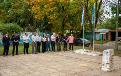 CON UNA OFRENDA FLORAL EN EL MONOLITO QUE CONMEMORA A LOS MARINEROS DEL CRUCERO GENERAL BELGRANO COMENZARON LOS ACTOS POR MALVINAS