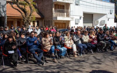 EN EL DÍA DE LOS DERECHOS DE LOS ESTUDIANTES SECUNDARIOS Y A 50 AÑOS DE “LA NOCHE DE LOS LÁPICES”, EL INTENDENTE PARTICIPÓ DEL ACTO EN LA EES N.° 2