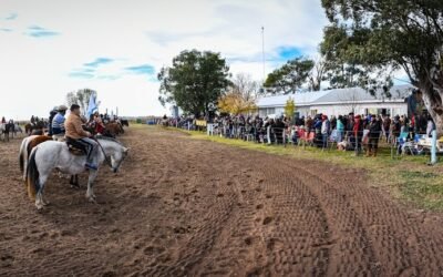 COMENZARON LOS FESTEJOS POR EL 214° ANIVERSARIO DE LA REVOLUCIÓN DE MAYO: ACTO EN MARTÍN FIERRO CON MENSAJES DE UNIDAD, COMPROMISO Y TRABAJO POR EL FUTURO