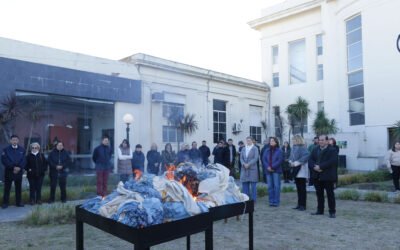 DÍA DE LA BANDERA: SE CONCRETÓ EL SOLEMNE ACTO DE INCINERACIÓN DE BANDERAS DE IZAR EN DESUSO