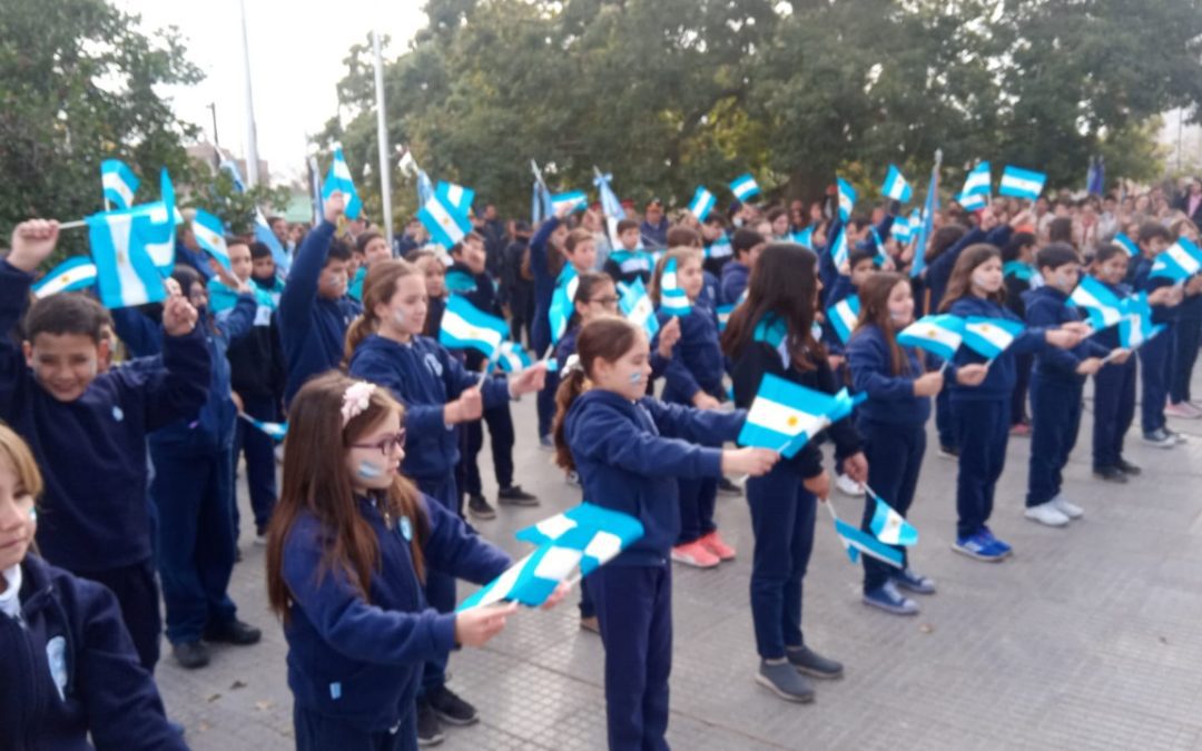 SE DESTACÓ LA FIGURA DE MANUEL BELGRANO CON MENSAJES QUE INSTARON A SEGUIR SU LEGADO, Y SE TOMÓ LA TRADICIONAL PROMESA DE LEALTAD A LA BANDERA NACIONAL