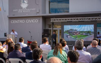 EN EL ACTO CENTRAL POR EL 116° ANIVERSARIO DE 30 DE AGOSTO EL INTENDENTE FRANCISCO RECOULAT ANUNCIÓ LA CONSTRUCCIÓN DE UN POLIDEPORTIVO MUNICIPAL PARA LA LOCALIDAD