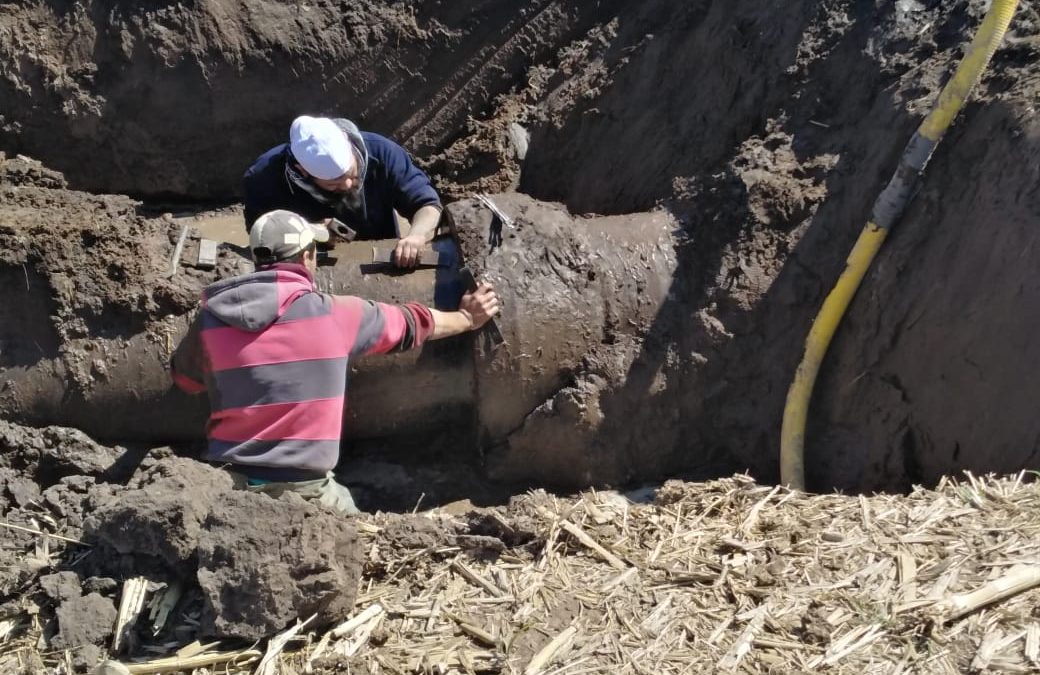 EL MUNICIPIO REALIZÓ TRABAJOS DE REPARACIÓN EN DOS TRAMOS DEL ACUEDUCTO DE MARI LAUQUEN