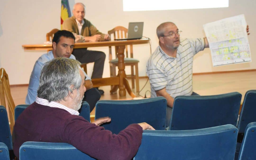 Reunión con vecinos de loteos del sector sur por extensión de la red de agua