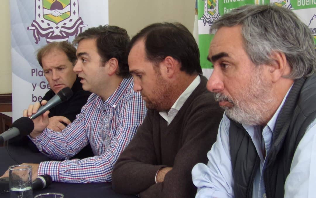 Fernández participó de una reunión técnica con funcionarios de hidráulica