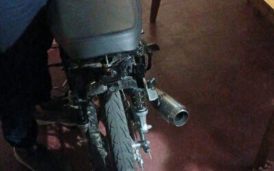 POR RUIDOS NOCIVOS ALLANAN UN DOMICILIO Y SECUESTRAN UNA MOTO QUE FUE DETECTADA HACIENDO CONTRA EXPLOSIONES Y OTRAS INFRACCIONES
