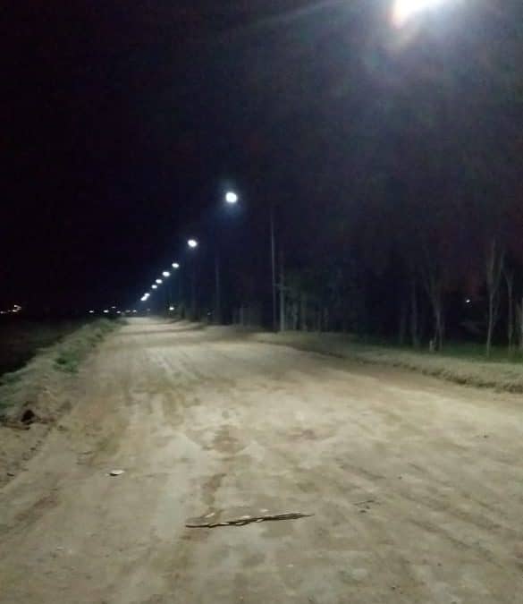 YA FUNCIONA LA OBRA DE ALUMBRADO PÚBLICO EN LA CALLE PAUL HARRIS, MANO PAR, ENTRE ULRICH Y CARABELLI