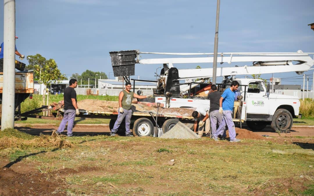 Colocación de luces led en la Ampliación Urbana