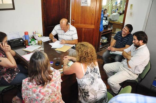 Apertura de sobres para adquirir ladrillos cerámicos