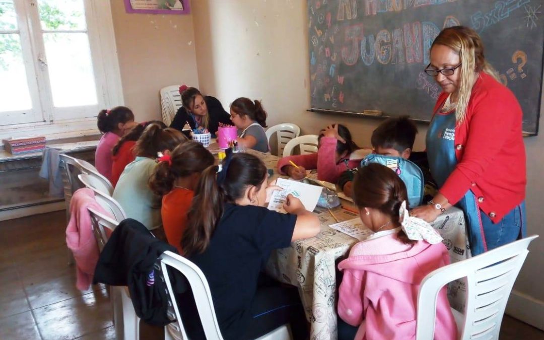 CON BUENA ASISTENCIA COMENZÓ “APRENDER JUGANDO”, LA PROPUESTA DE APOYO ESCOLAR DE LA ESCUELA MUNICIPAL DE GIRODÍAS