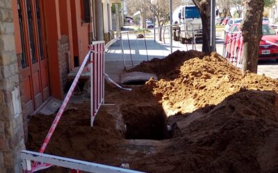 EL MUNICIPIO REALIZA TRABAJOS DE RECAMBIO DE CAÑERÍAS DE CLOACAS EN LAS CALLES ALEM Y QUINTANA