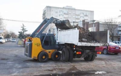 EL MUNICIPIO PAVIMENTA LAS ROTURAS QUE OCASIONÓ LA OBRA DE AGUA Y CLOACAS EN LA ZONA CÉNTRICA