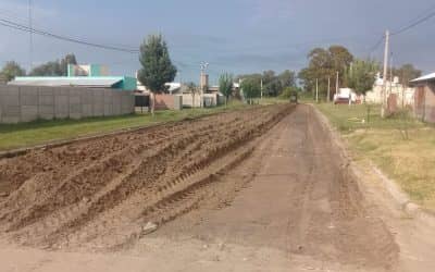 PROGRAMA 100% ASFALTO: SE ESTA PAVIMENTANDO LA CALLE 12 DE ABRIL, ENTRE GOBERNADOR ALLENDE Y MIRABELLI