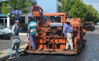 Se continúa con la repavimentación y el bacheo en 30 de Agosto