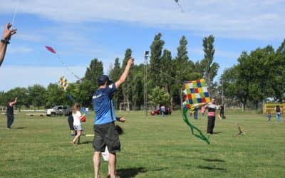 LA TERCERA FUE LA VENCIDA PARA LA BARRILETEADA SOLIDARIA POR EL DÍA DE LA FAMILIA
