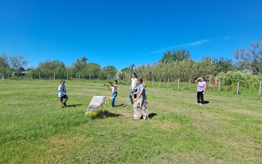 BARRILETEADA EN BERUTI: UNA TARDE DE JUEGOS Y ENCUENTRO FAMILIAR