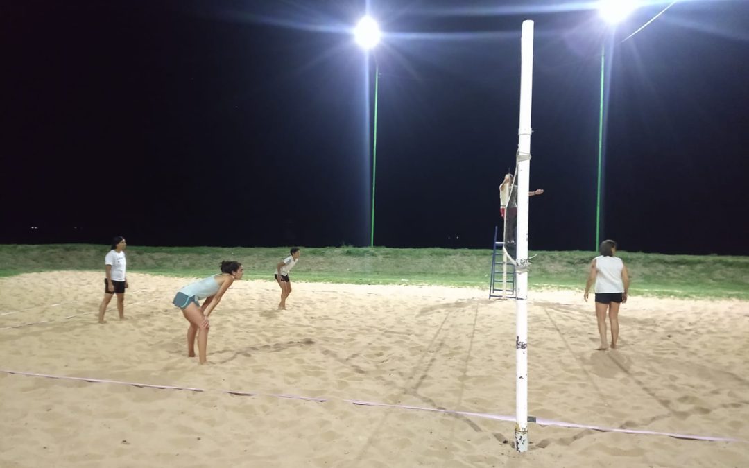 OLIMPÍADAS DEL REENCUENTRO Y LA JUVENTUD: CESTO 2, ETERNA JUVENTUD Y LAS MORITAS, LAS GANADORAS DE LA CUARTA FECHA DE BEACH VÓLEY