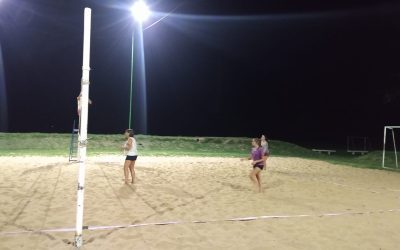 OLIMPÍADAS DEL REENCUENTRO Y LA JUVENTUD: TRIUNFOS DE VIKINGAS, CESTO 2 Y LAS MORITAS, EN UNA NUEVA FECHA DE BEACH VÓLEY