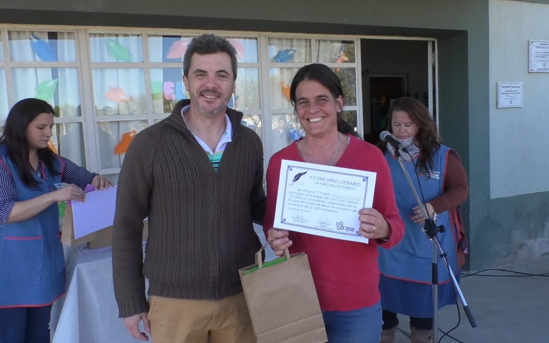 LA ENTREGA DE PREMIOS DEL CERTAMEN LITERARIO, LA PRESENTACIÓN DEL LIBRO BERUTI Y UNA FERIA DE ARTESANOS CERRARON LOS FESTEJOS DEL 132 ANIVERSARIO DEL PUEBLO
