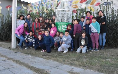 EN EL DÍA MUNDIAL DEL RECICLAJE Y COMO PARTE DEL PROGRAMA “BOTELLA DE AMOR”, VALERIA SIROTIUK DIO HOY (MARTES) UNA CHARLA EN LA CASA DEL NIÑO