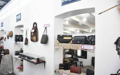 Se inauguró la muestra de carteras de época en el Museo Almafuerte