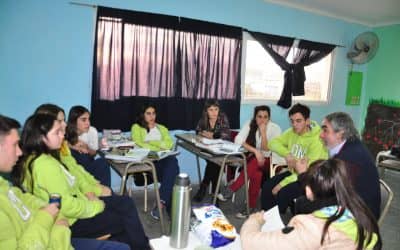 Fernández se reunió con alumnos de la Escuela Secundaria 11