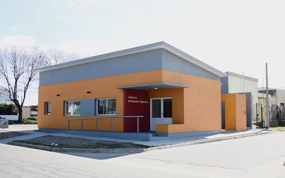 TALLERES Y ACTIVIDADES EN EL CIC DE LOS BARRIOS ESPERANZA E INDIO TROMPA