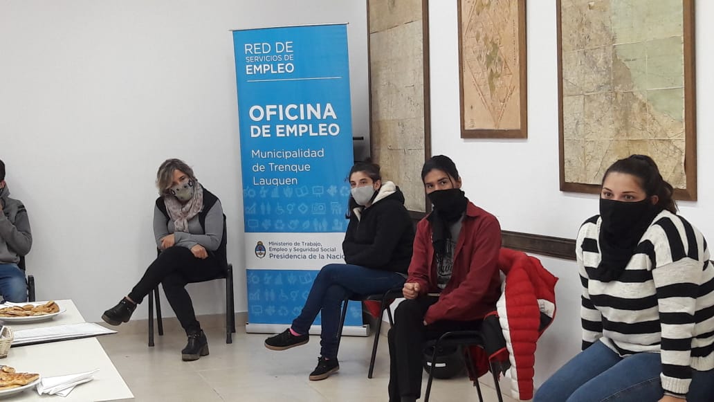 SE REALIZARON PRÁCTICAS DE ENTREVISTAS LABORALES EN EL CURSO DE INTRODUCCIÓN AL TRABAJO