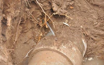 DURANTE LA NOCHE EL MUNICIPIO REPARÓ UN CAÑO TRONCAL DE LA RED DE AGUA Y ESTA MAÑANA TEMPRANO SE RESTABLECIO EL SERVICIO