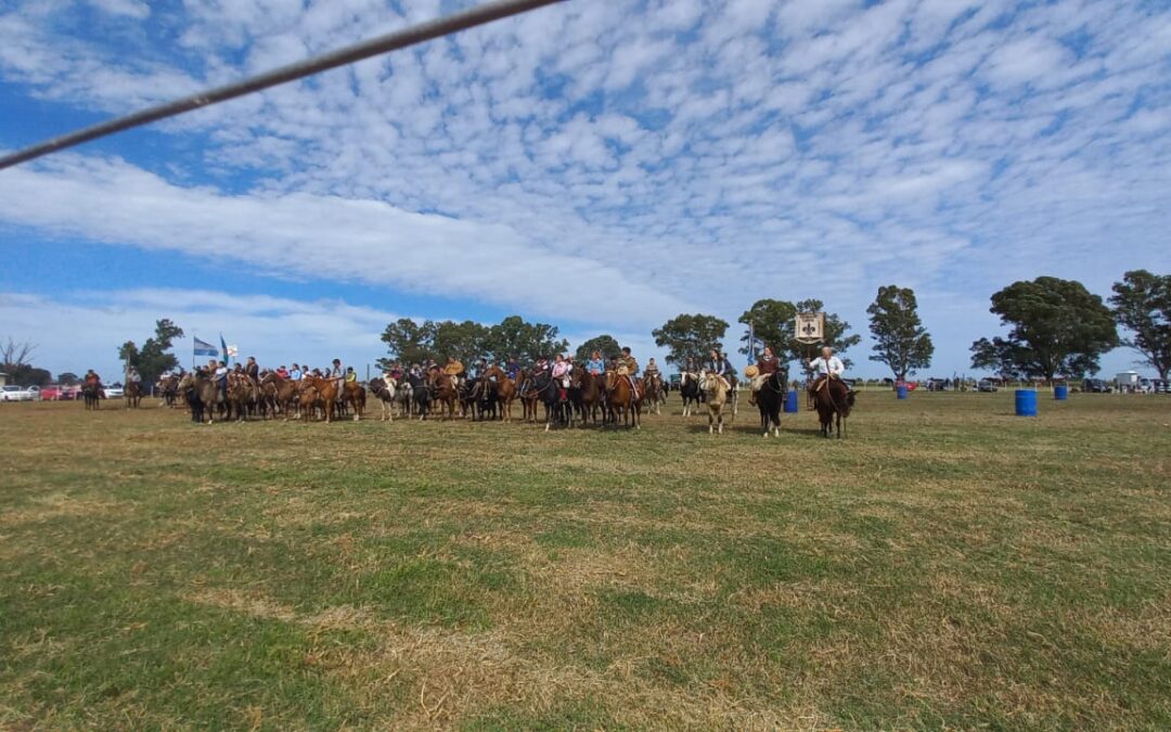SE REALIZÓ LA CABALGATA DESDE TRENQUE LAUQUEN A BERUTI, UNA LINDA JORNADA PARA CELEBRAR LA TRADICIÓN