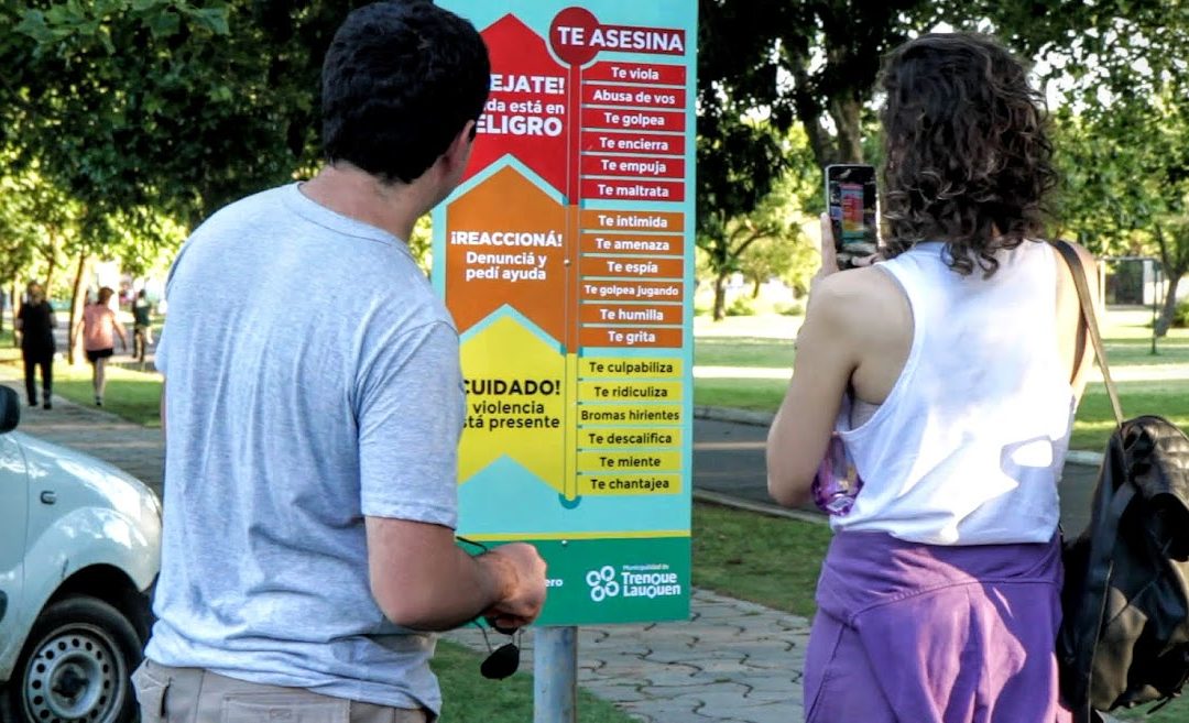 POR EL DÍA INTERNACIONAL DE LA ELIMINACIÓN DE LA VIOLENCIA CONTRA LA MUJER, HUBO CAMINATA, CANCIONES Y SE REFLEXIONÓ SOBRE LA PROBLEMÁTICA