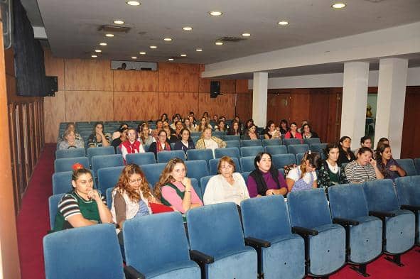 Capacitación para personal de los Jardines Maternales y Casa del Niño