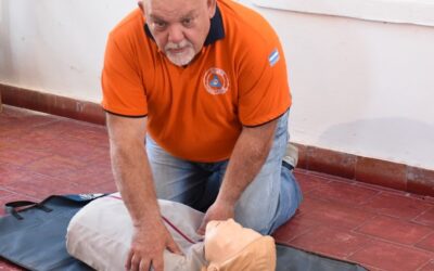 DEFENSA CIVIL MUNICIPAL CAPACITÓ EN RCP Y USO DE DEA A INTEGRANTES DE LA ASOCIACIÓN DE ÁRBITROS DE NEWCOM DE LA PROVINCIA